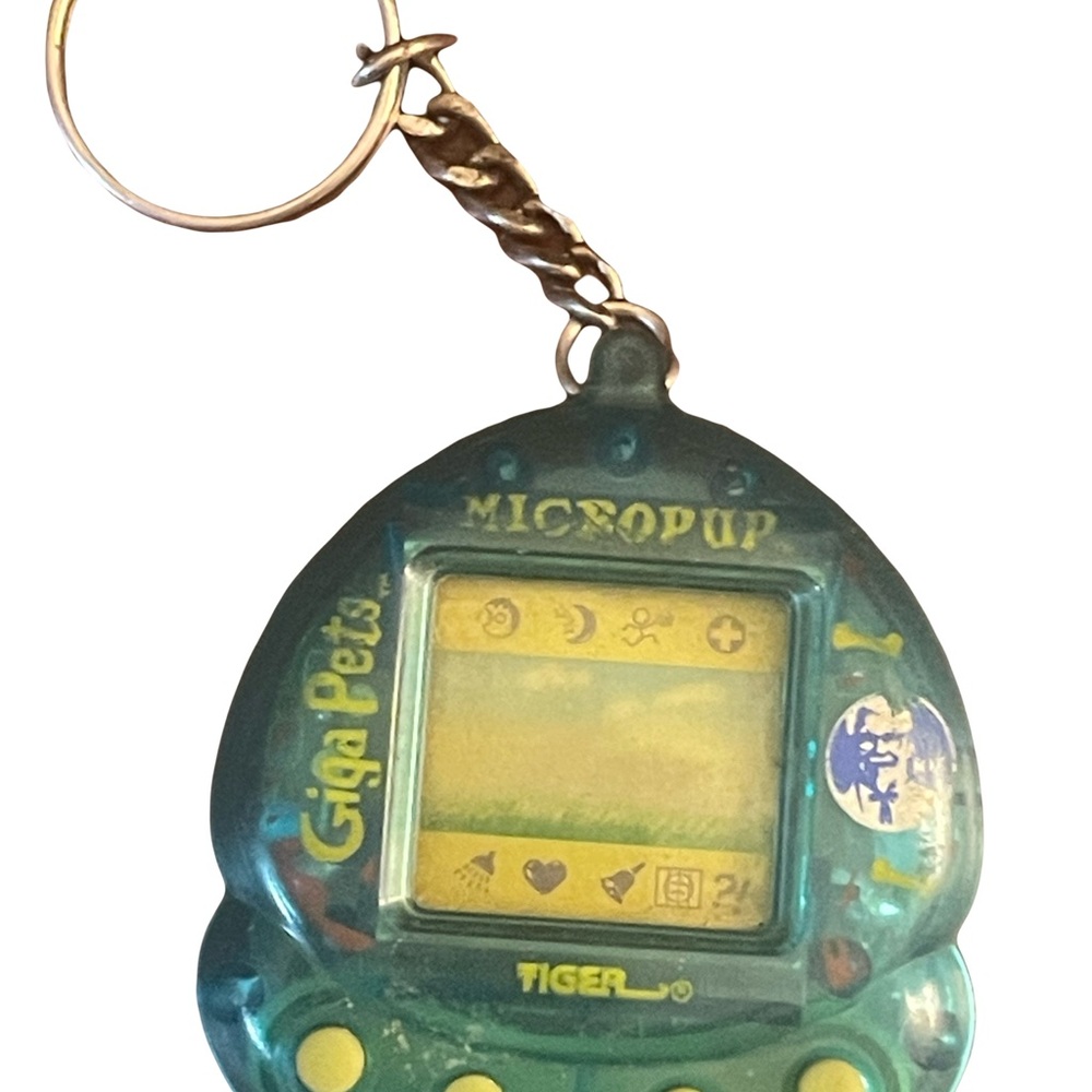 Giga Pets Micro Pup Keychain 1997